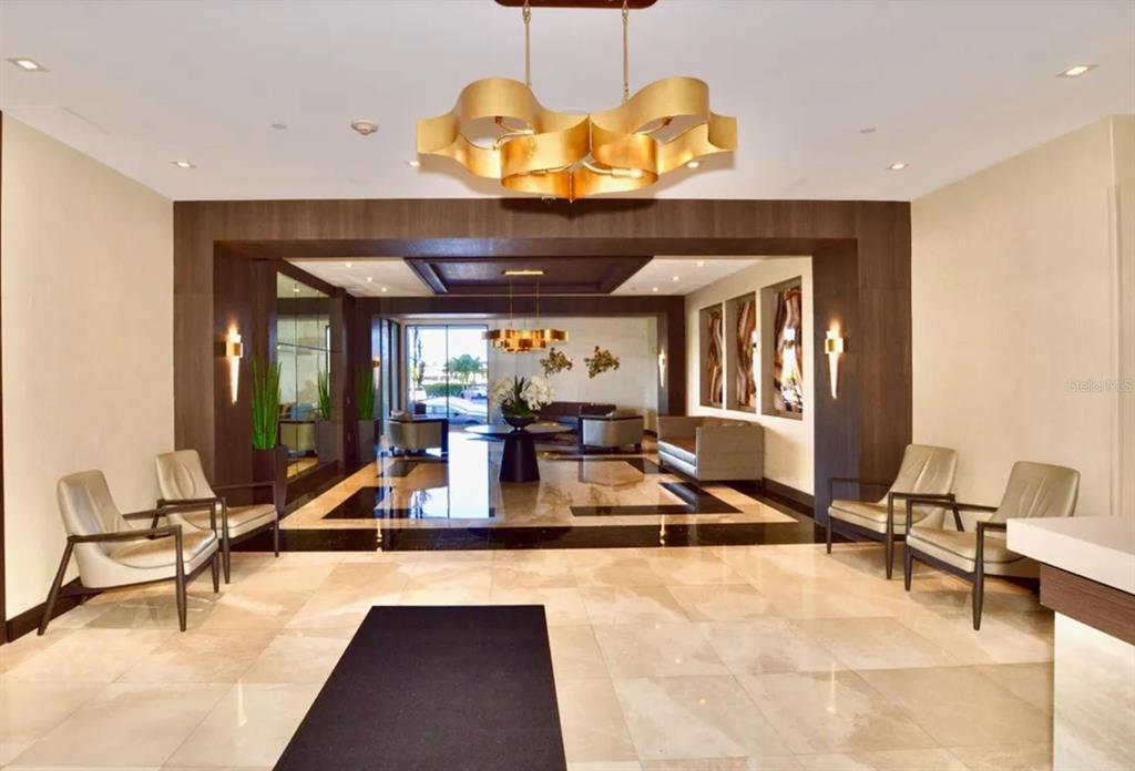 Property for sale at 20505 E COUNTRY CLUB DRIVE UNIT 534, MIAMI, FL, 33180