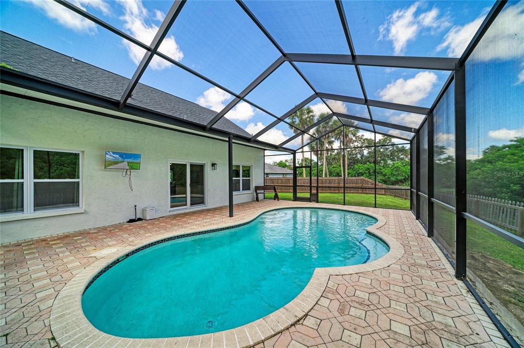 Heated and chilled salt water pool