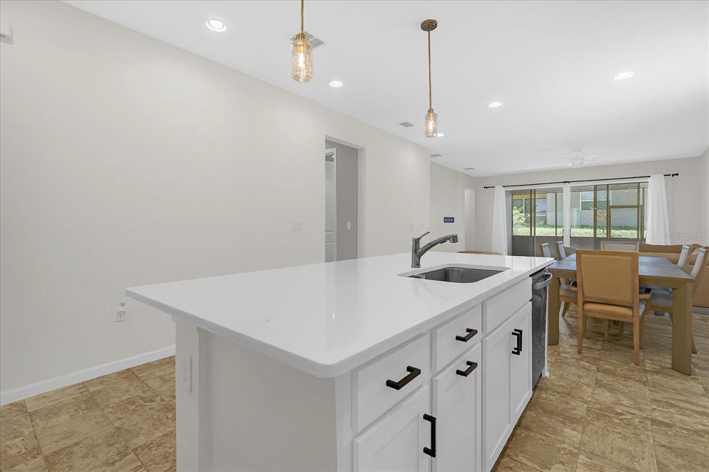 KITCHEN ISLAND