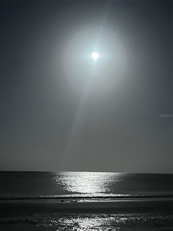 Full Moon set on the Gulf