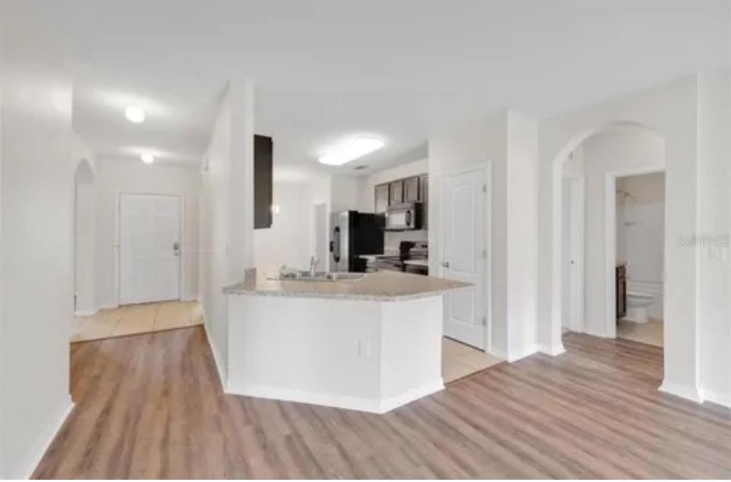 EAT IN-KITCHEN