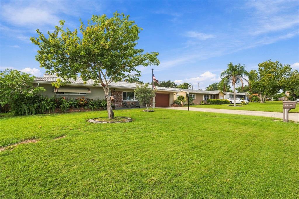 Property for sale at 12120 81ST AVENUE, SEMINOLE, FL, 33772