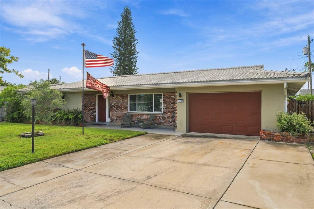 Property for sale at 12120 81ST AVENUE, SEMINOLE, FL, 33772
