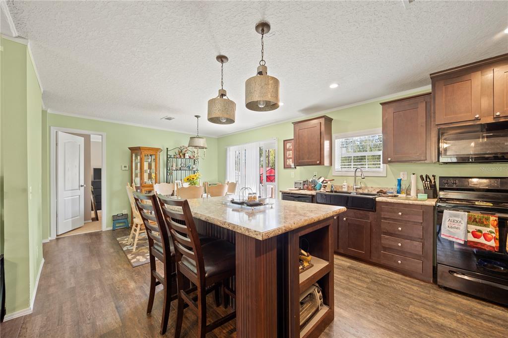 Property for sale at 221 MAGNOLIA ROAD, HAWTHORNE, FL, 32640