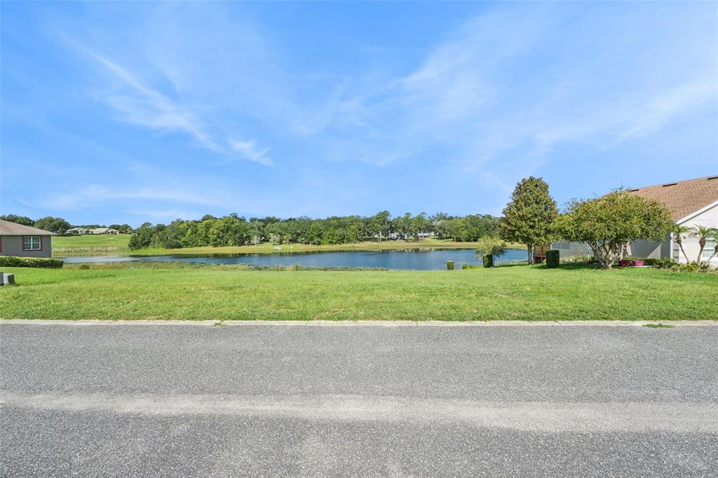Property for sale at 77 FAIRWAY CIRCLE UNIT 101, UMATILLA, FL, 32784