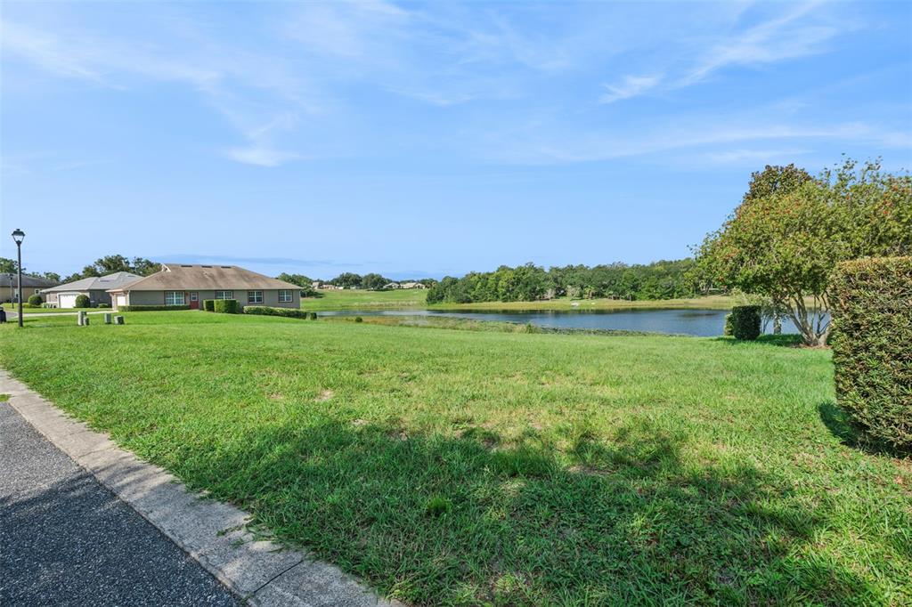 Property for sale at 77 FAIRWAY CIRCLE UNIT 101, UMATILLA, FL, 32784