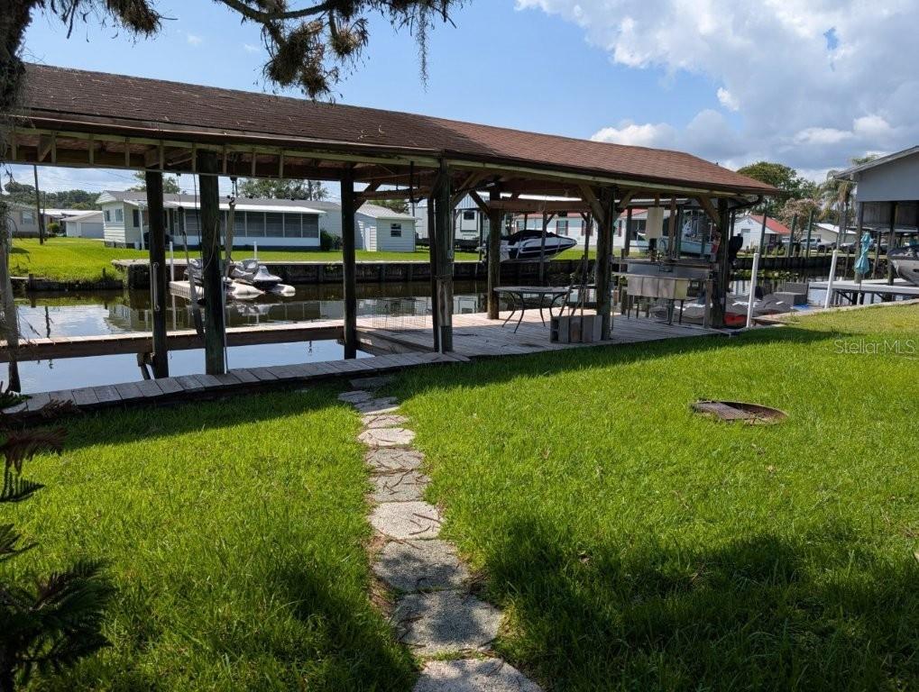 Private boathouse with lift, electricity & water
