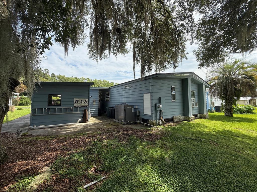 Property for sale at 802 ROBIN LANE, WILDWOOD, FL, 34785
