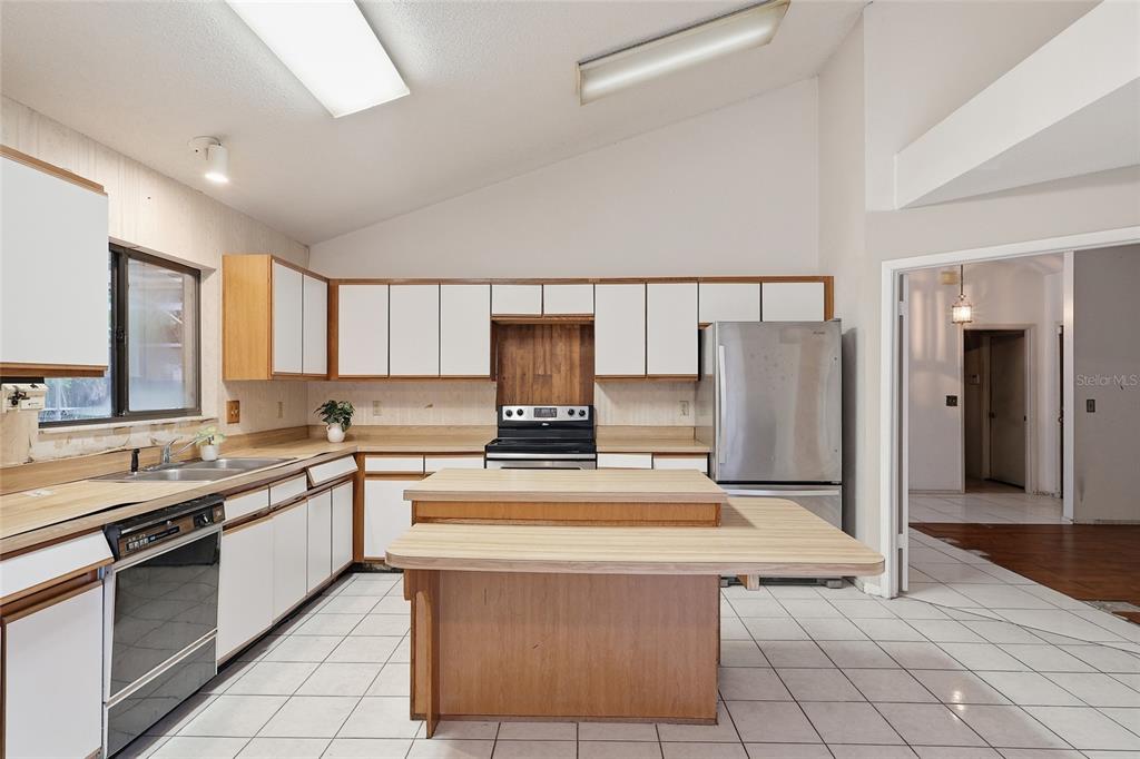 Spacious Kitchen