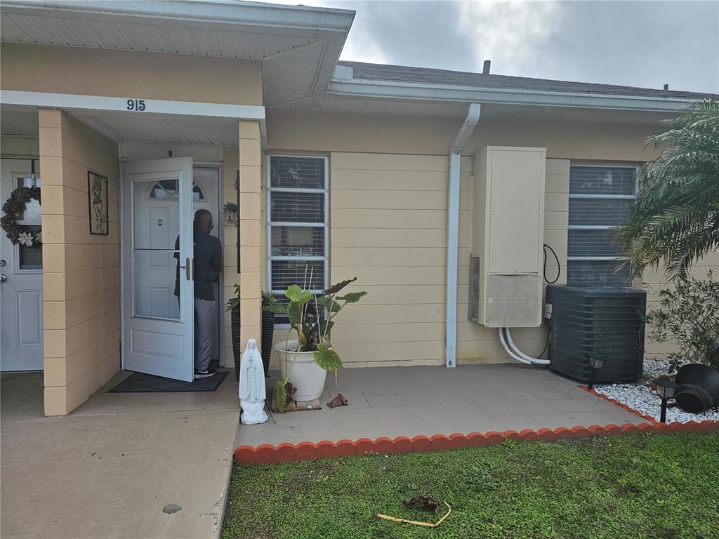 Property for sale at 915 CLUB CIRCLE, LAKESHORE, FL, 33854