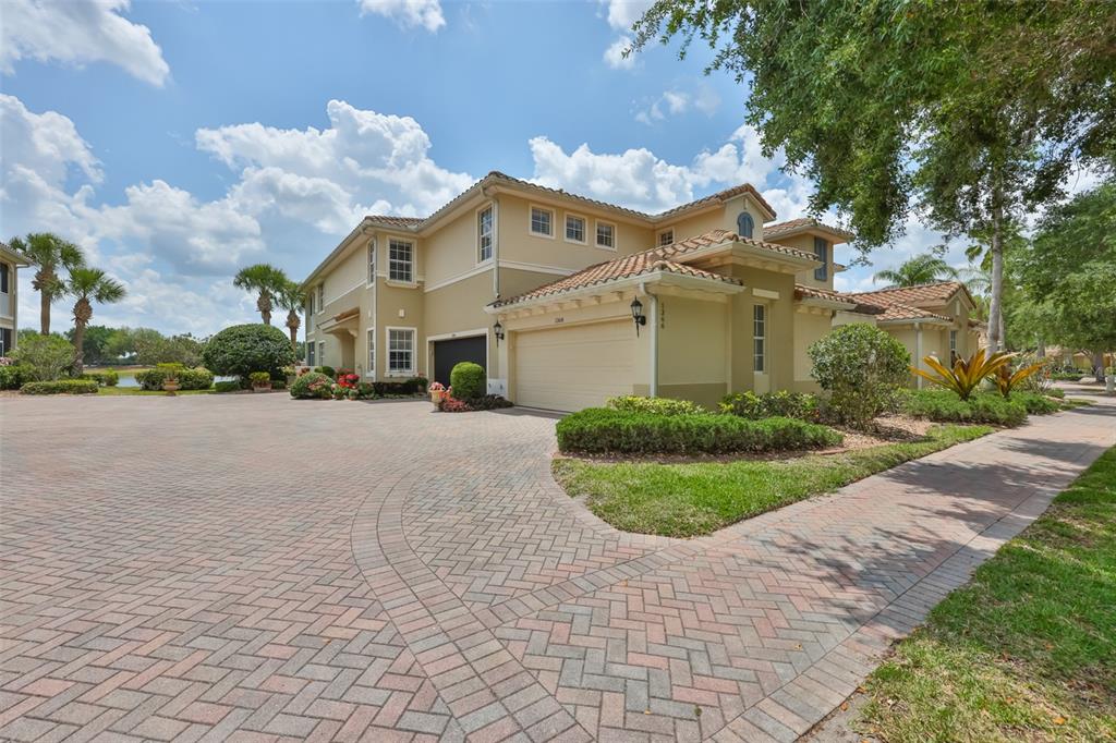 Property for sale at 1368 EMERALD DUNES DRIVE, SUN CITY CENTER, FL, 33573