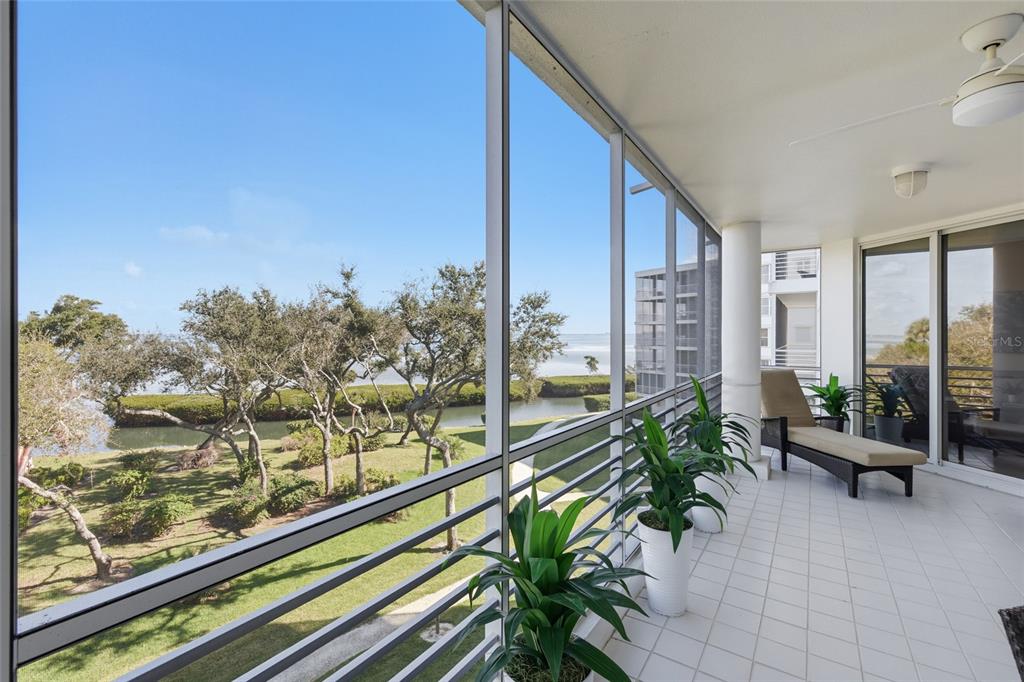 Property for sale at 2550 HARBOURSIDE DRIVE UNIT 333, LONGBOAT KEY, FL, 34228