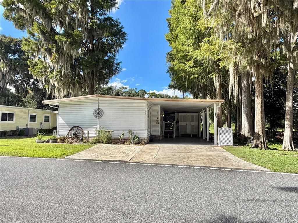 Property for sale at 107 ROYAL PALM DRIVE, LEESBURG, FL, 34748
