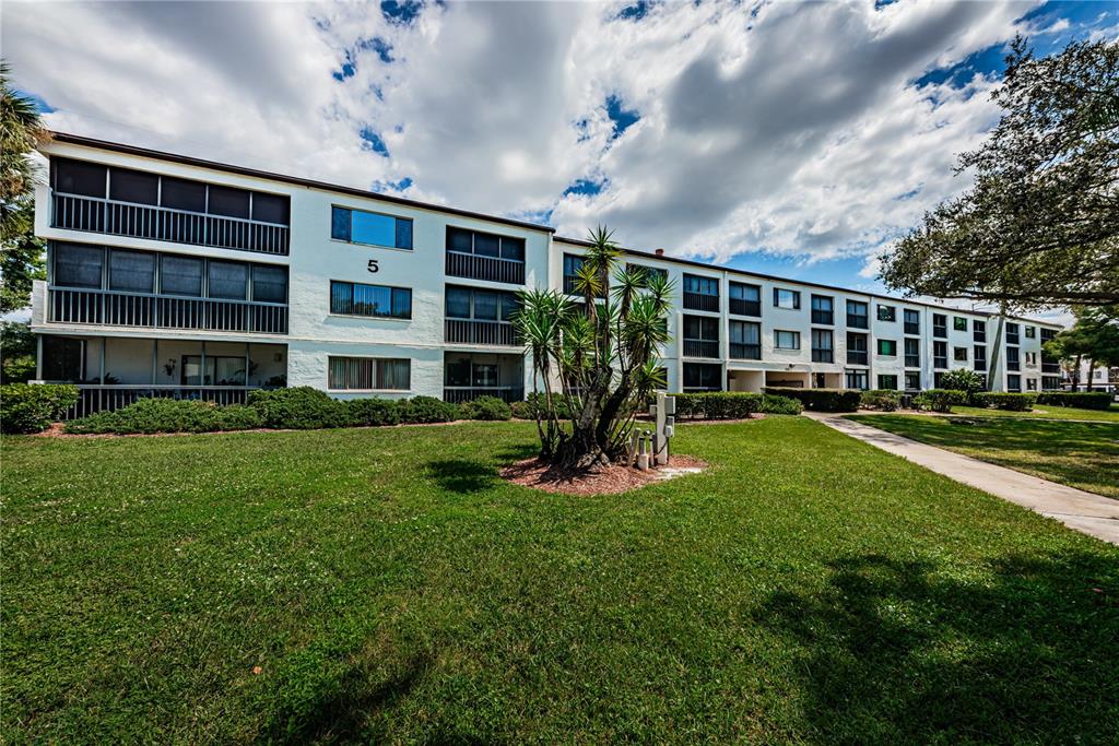 Property for sale at 2591 COUNTRYSIDE BOULEVARD UNIT 5106, CLEARWATER, FL, 33761