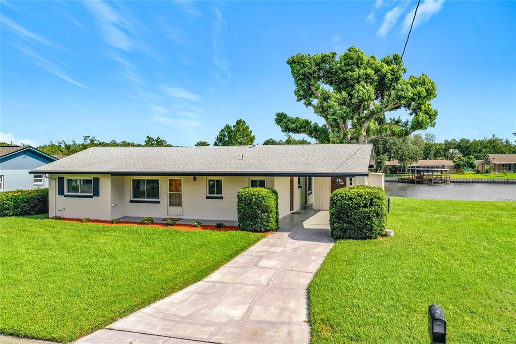 Property for sale at 13225 COUNTRY CLUB DRIVE, TAVARES, FL, 32778