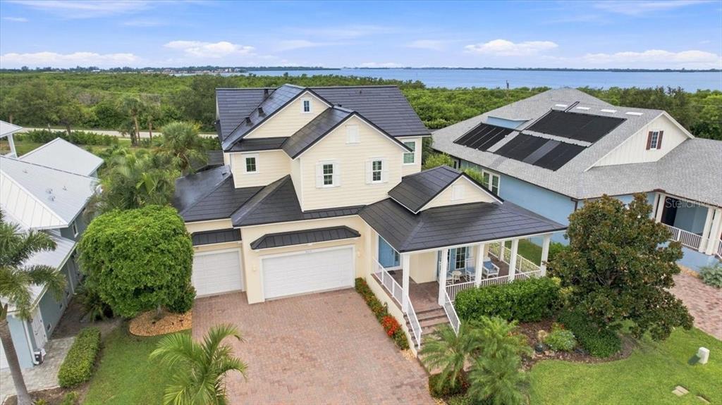 Property for sale at 8124 37TH AVENUE CIRCLE W, BRADENTON, FL, 34209