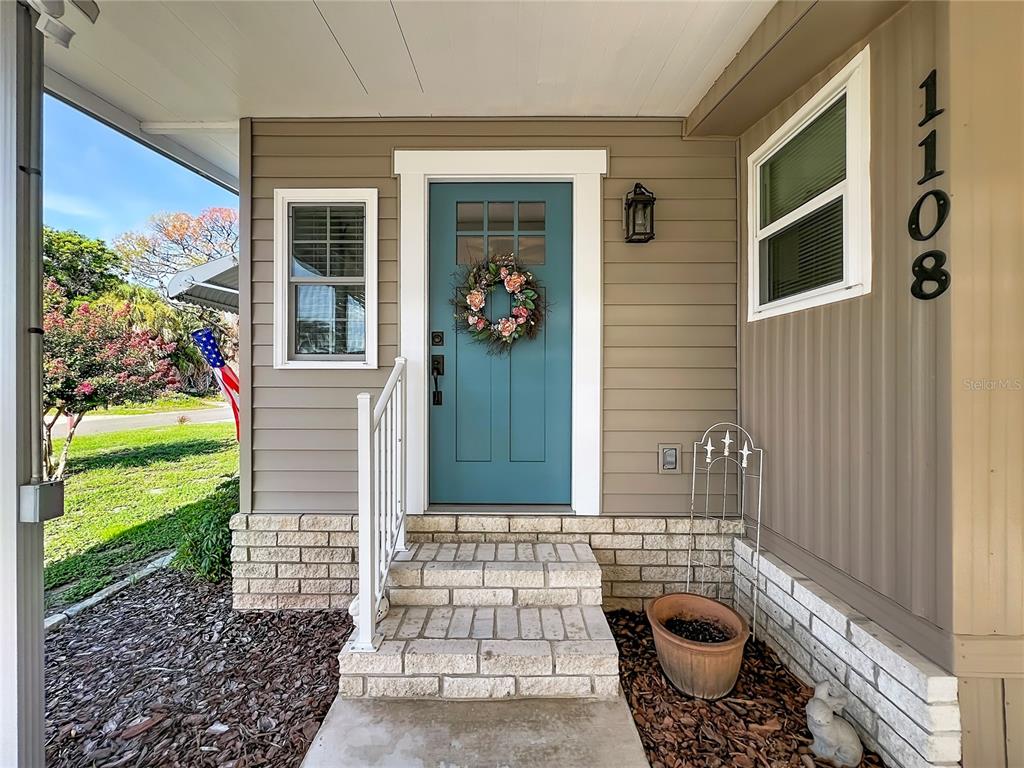 Property for sale at 1108 NASSAU CIRCLE, TAVARES, FL, 32778