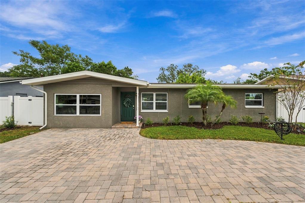 Welcome to 620 Palm Place!