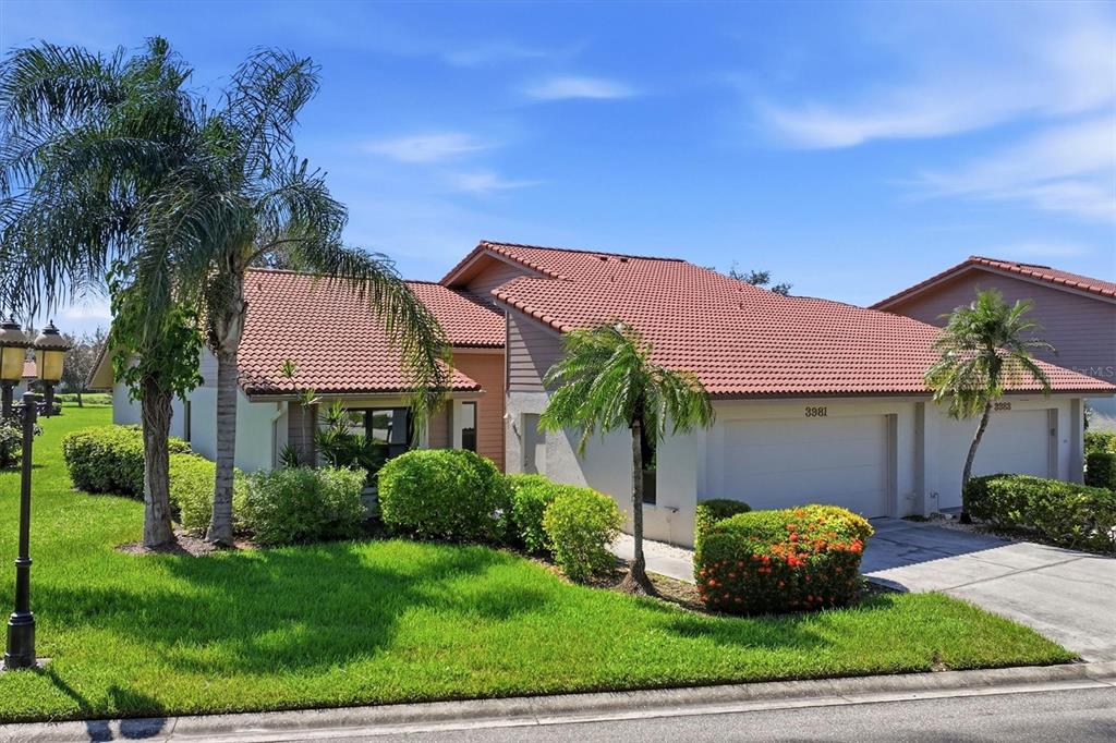 Property for sale at 3981 WILSHIRE CIRCLE E UNIT 195, SARASOTA, FL, 34238