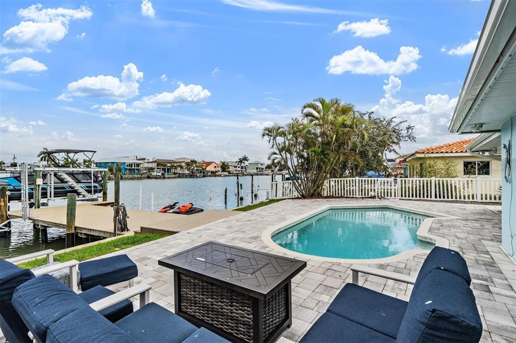 Property for sale at 11425 5TH STREET E, TREASURE ISLAND, FL, 33706