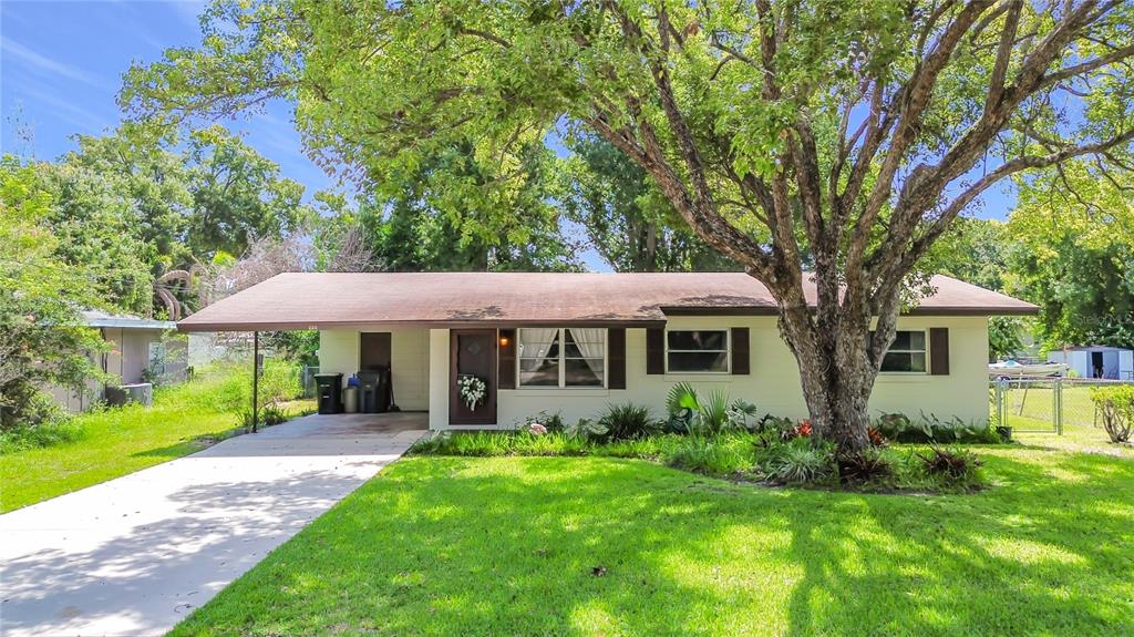 Property for sale at 220 PINEHURST DR, AUBURNDALE, FL, 33823