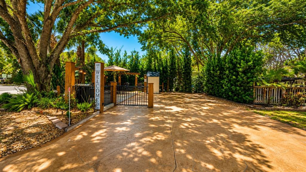 Property for sale at 219 E APPALOOSA TRAIL, RIVER RANCH, FL, 33867