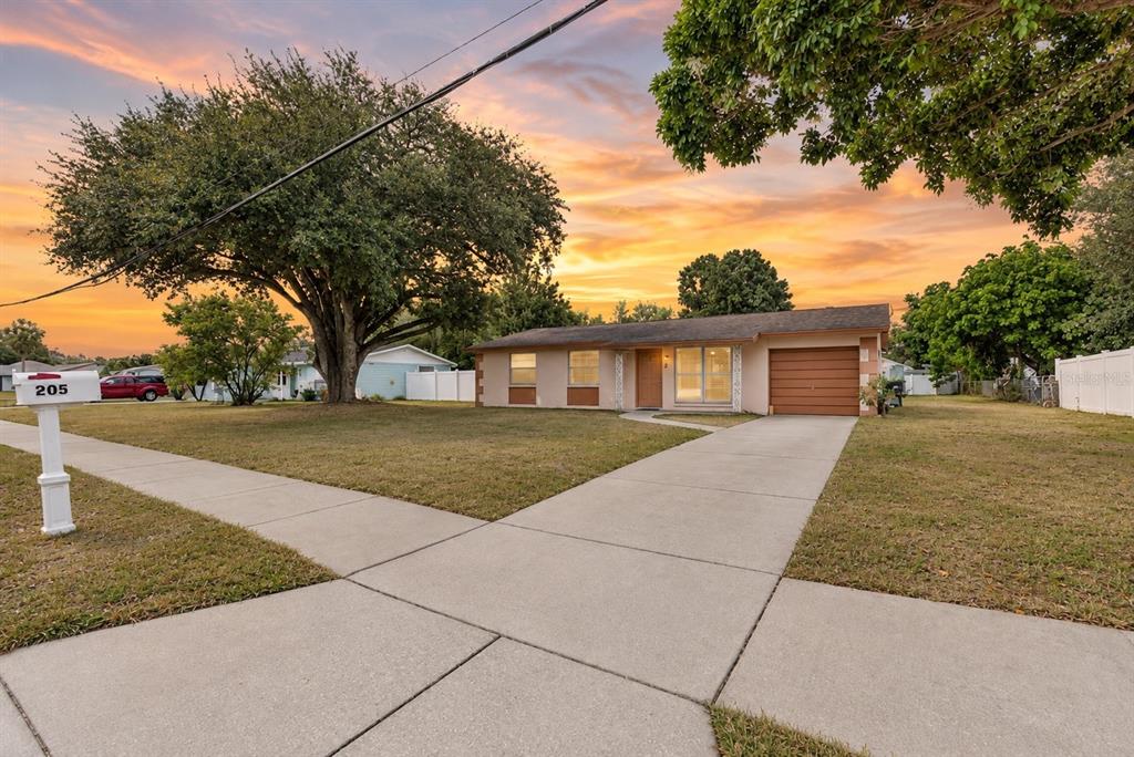 Property for sale at 205 MILLER MAC ROAD, APOLLO BEACH, FL, 33572