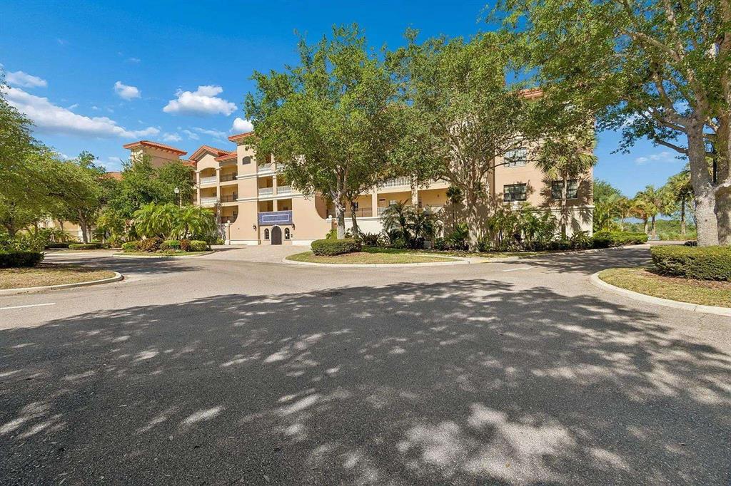 Property for sale at 7702 LAKE VISTA COURT UNIT 202, LAKEWOOD RANCH, FL, 34202