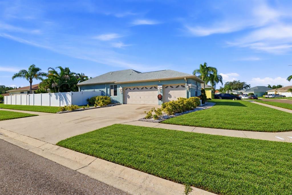 Property for sale at 1623 VISTOSO LANE, RUSKIN, FL, 33573