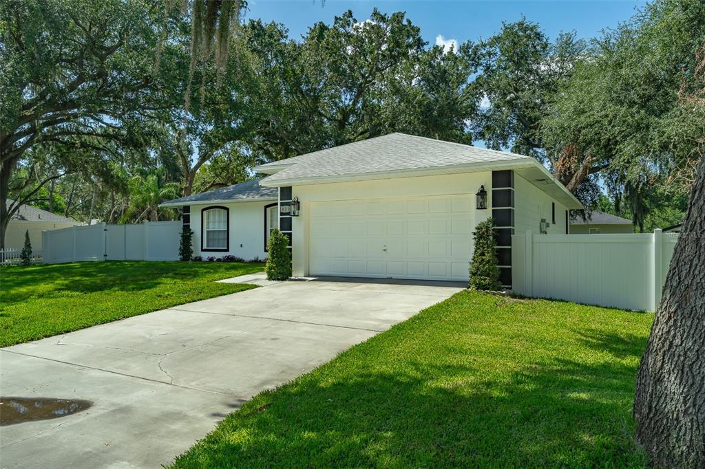Property for sale at 930 HICKS ROAD, LAKELAND, FL, 33813