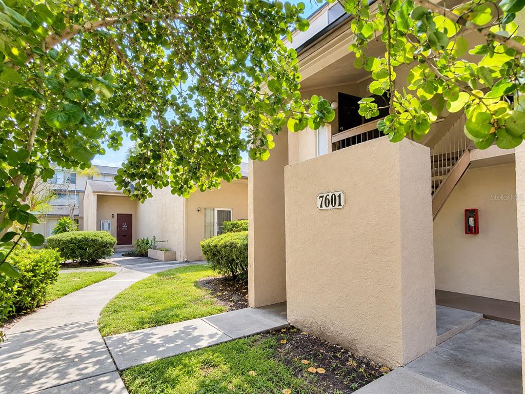 Property for sale at 7601 ABBEY LN Unit C, TAMPA, FL, 33617