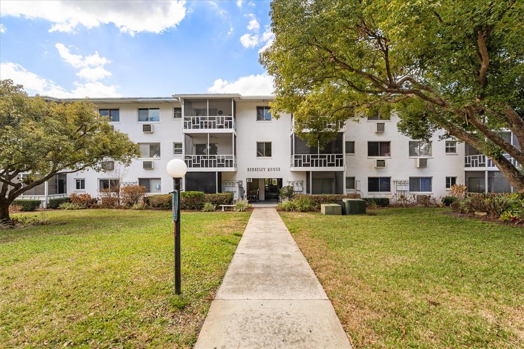 Property for sale at 1700 6TH STREET NW UNIT B24, WINTER HAVEN, FL, 33881