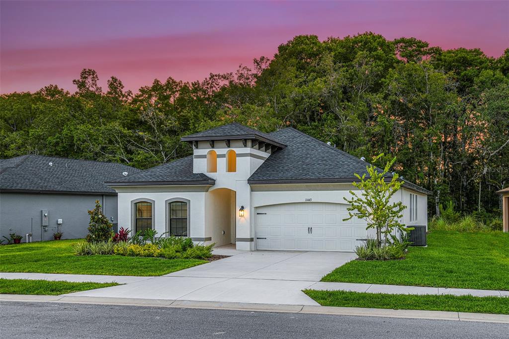 Model Home - Does not represent actual To be Built Home Options shown