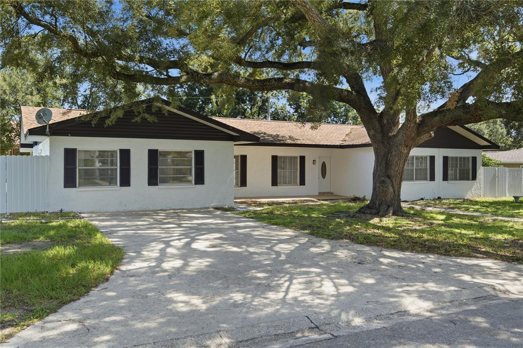 Property for sale at 604 ROYAL CREST DRIVE, BRANDON, FL, 33511