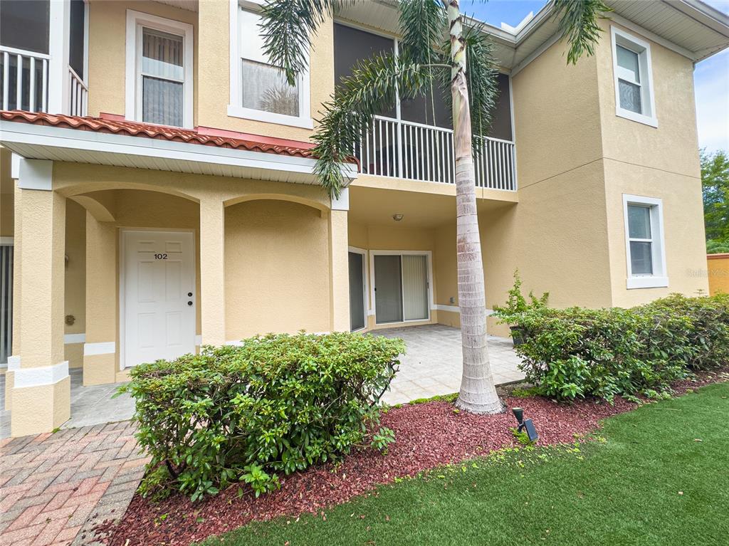 Front entry of 21019 Sunpoint Way #102
