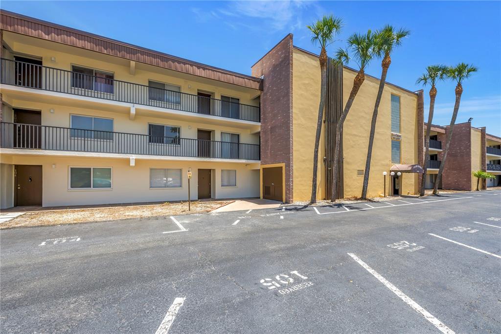 Property for sale at 4435 1ST STREET NE UNIT 104, ST PETERSBURG, FL, 33703
