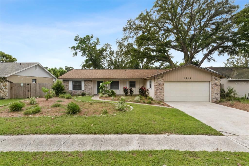Property for sale at 2528 CANTERCLUB TRAIL, APOPKA, FL, 32712