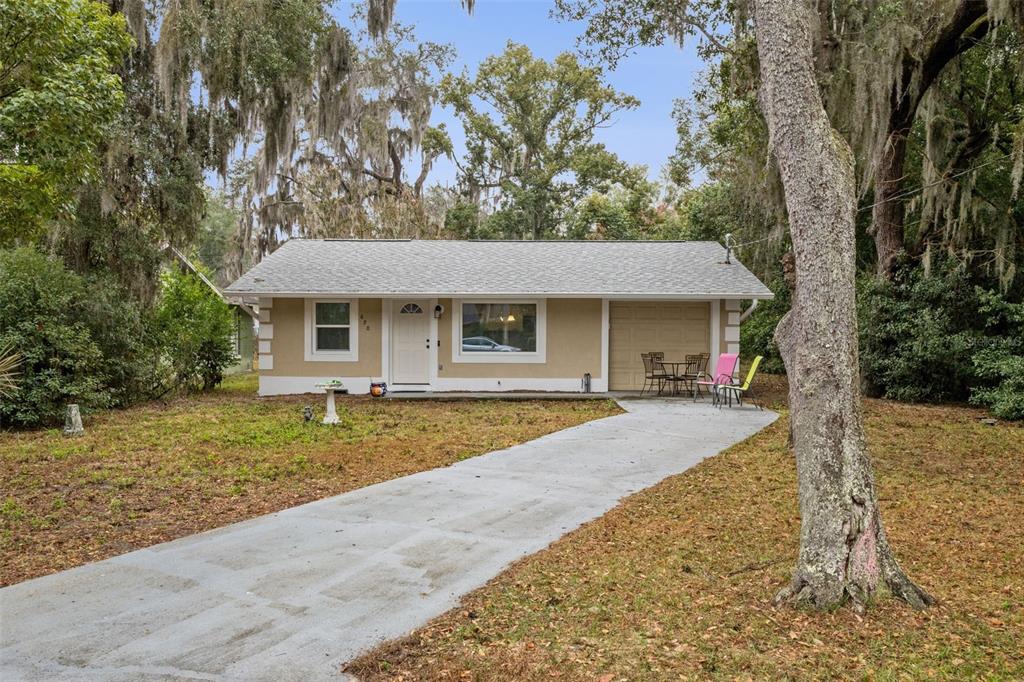Property for sale at 690 E JACKSON AVENUE, MOUNT DORA, FL, 32757