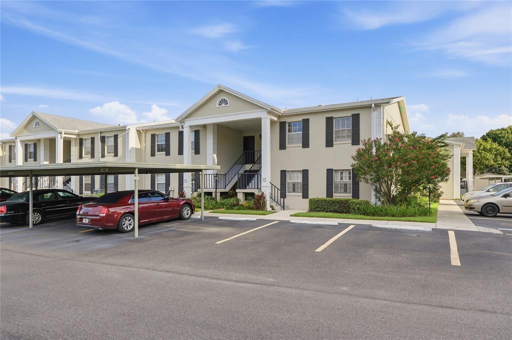 Property for sale at 689 LAKE HOWARD DRIVE NW UNIT 213, WINTER HAVEN, FL, 33880