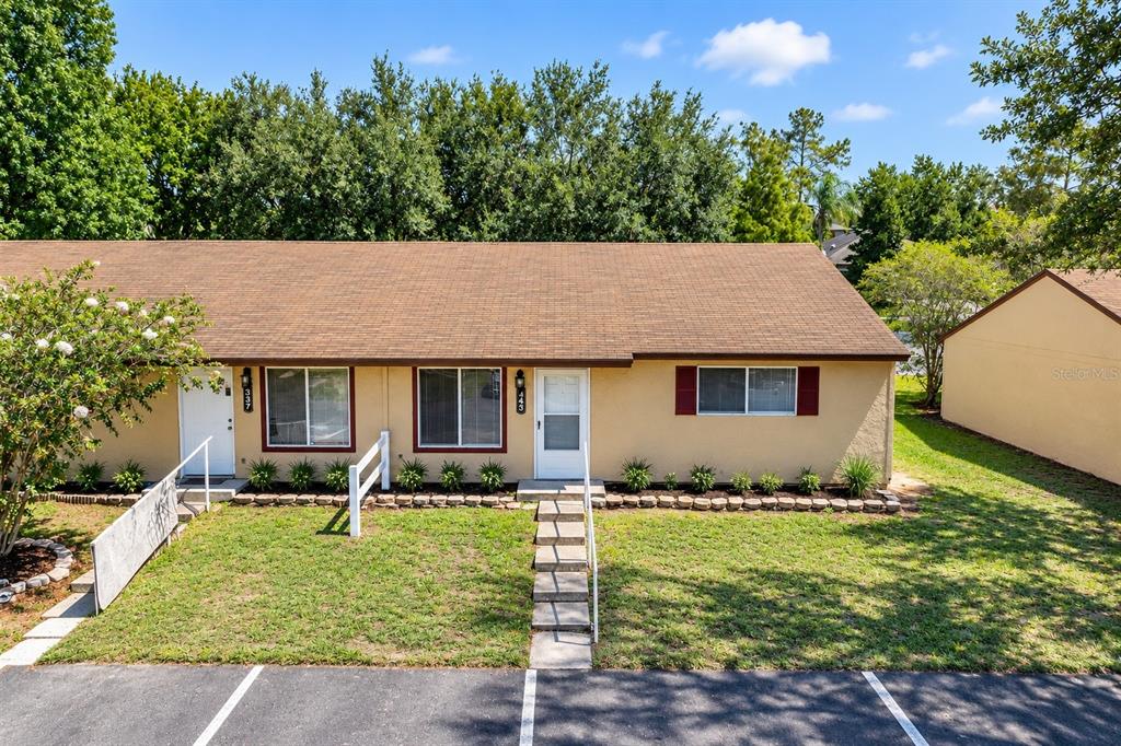 Property for sale at 343 E ROSEWOOD LANE UNIT 343, TAVARES, FL, 32778