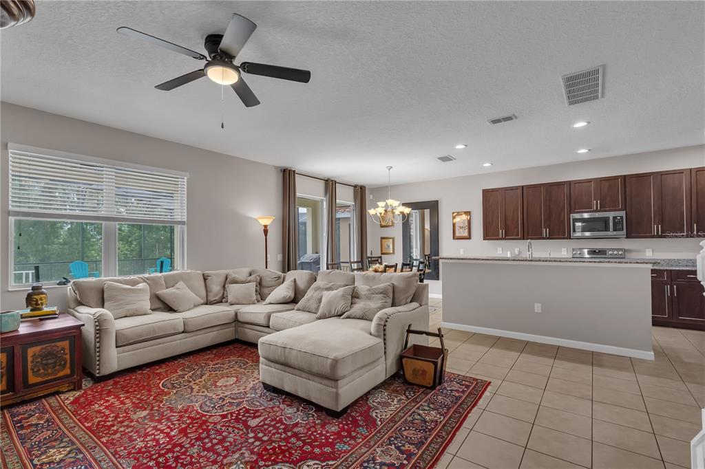 Nice and open living space!
