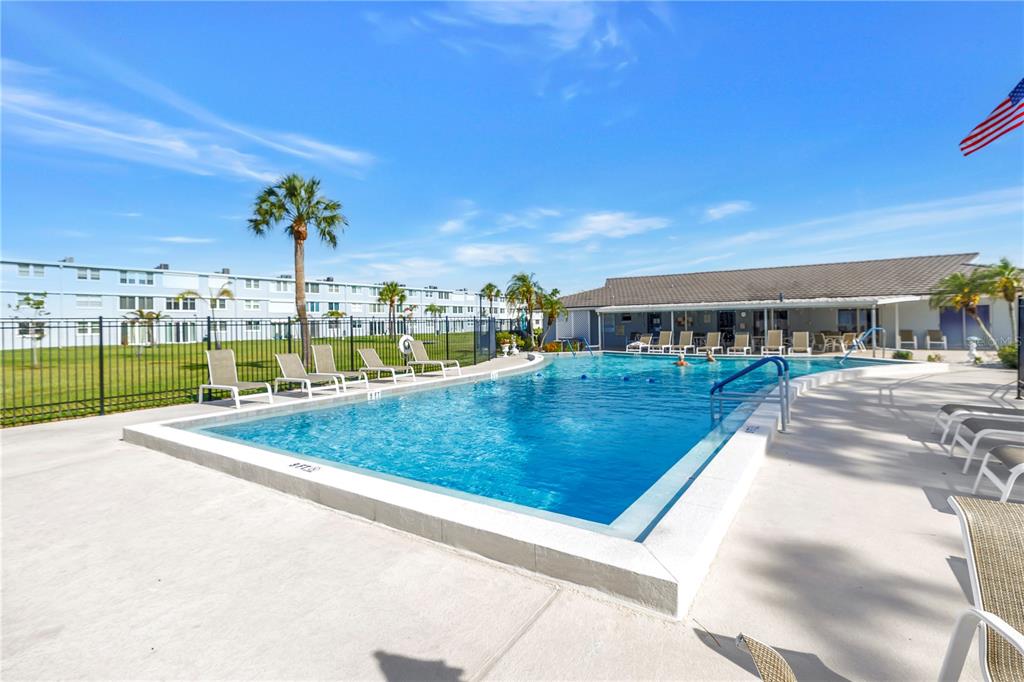 Property for sale at 4715 BAY STREET NE UNIT 320, ST PETERSBURG, FL, 33703