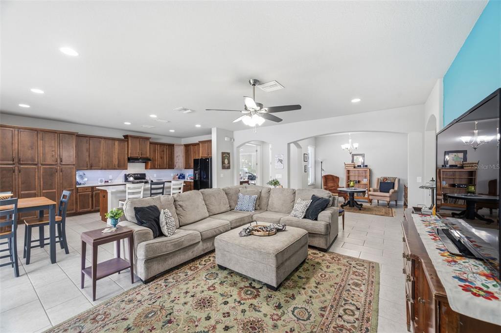 Property for sale at 123 N FLORIDA AVENUE, TARPON SPRINGS, FL, 34689