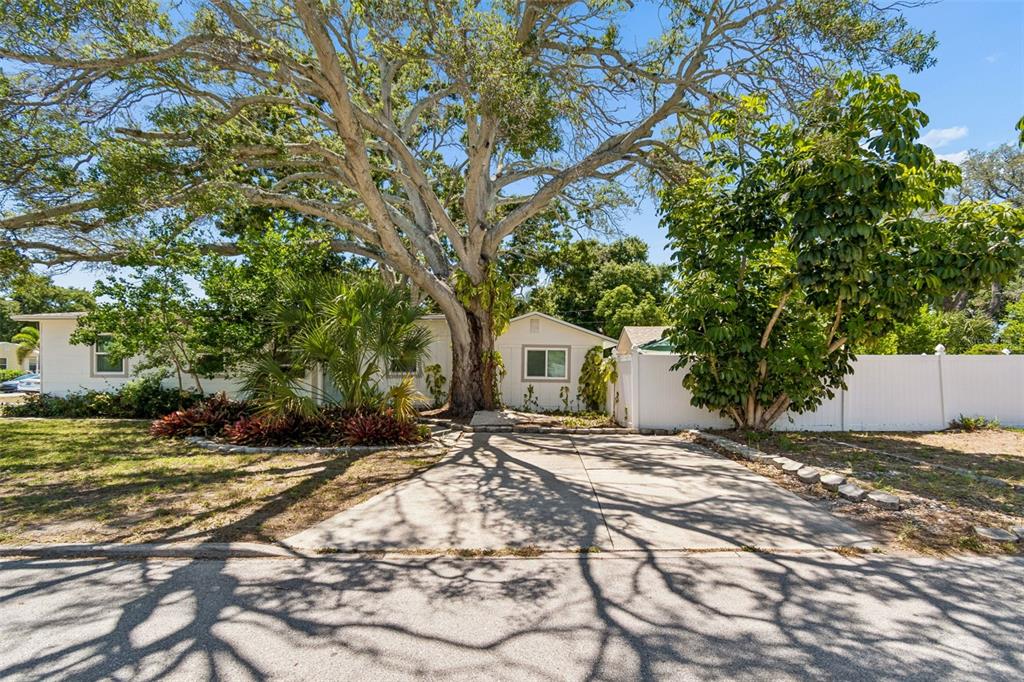 Property for sale at 4601 16TH AVENUE N, ST PETERSBURG, FL, 33713