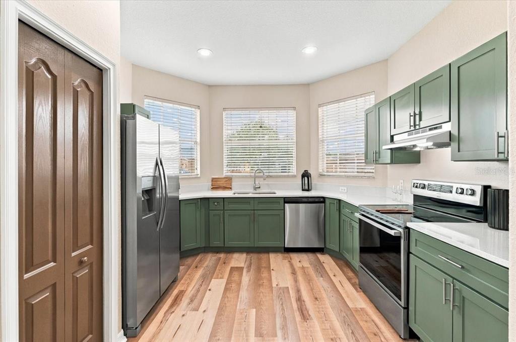 Property for sale at 5014 YELLOWTOP LOOP, LAKELAND, FL, 33811
