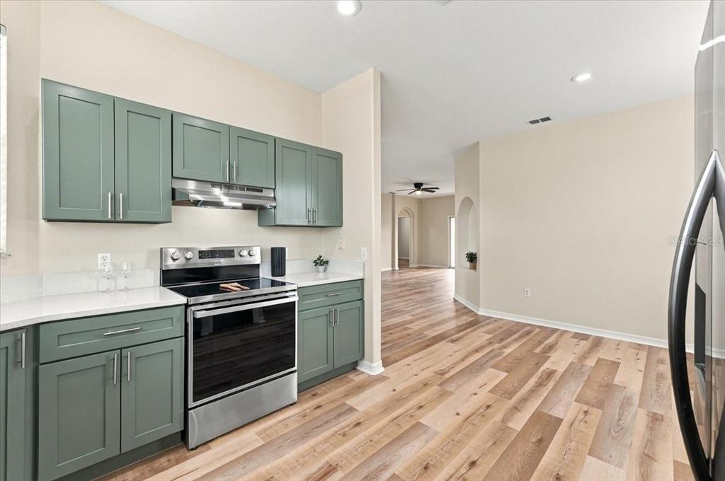 Property for sale at 5014 YELLOWTOP LOOP, LAKELAND, FL, 33811