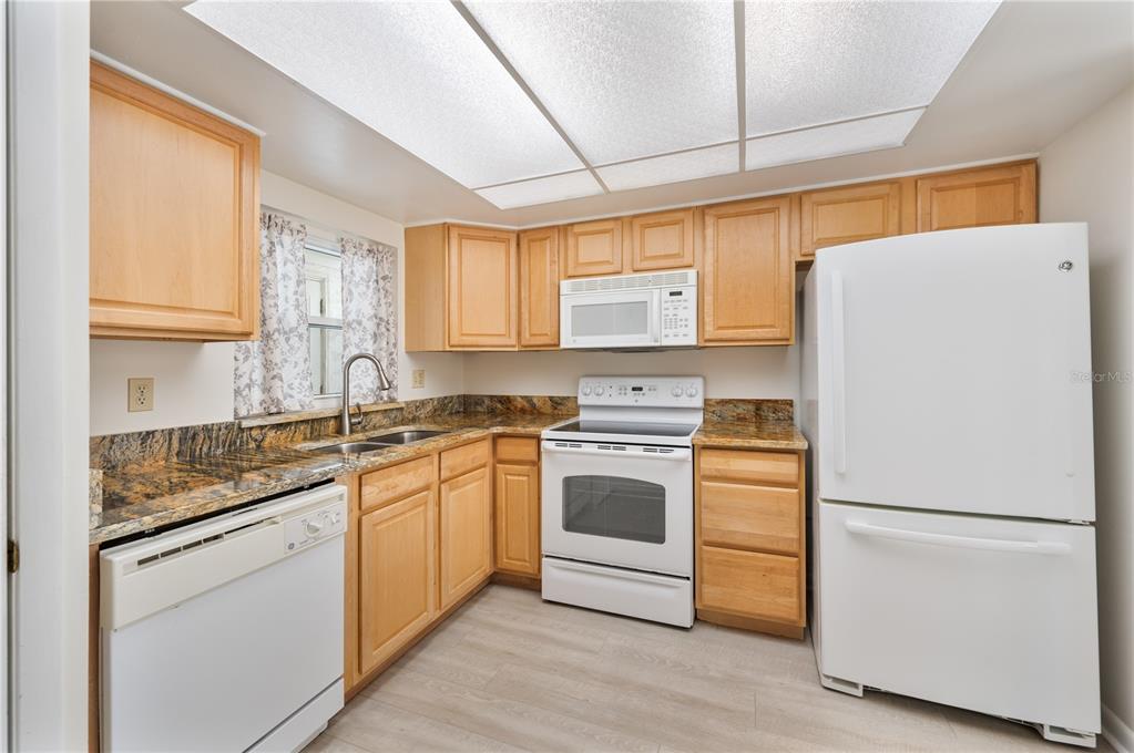 Property for sale at 616 COTTAGE LANE UNIT 616, LAKELAND, FL, 33803