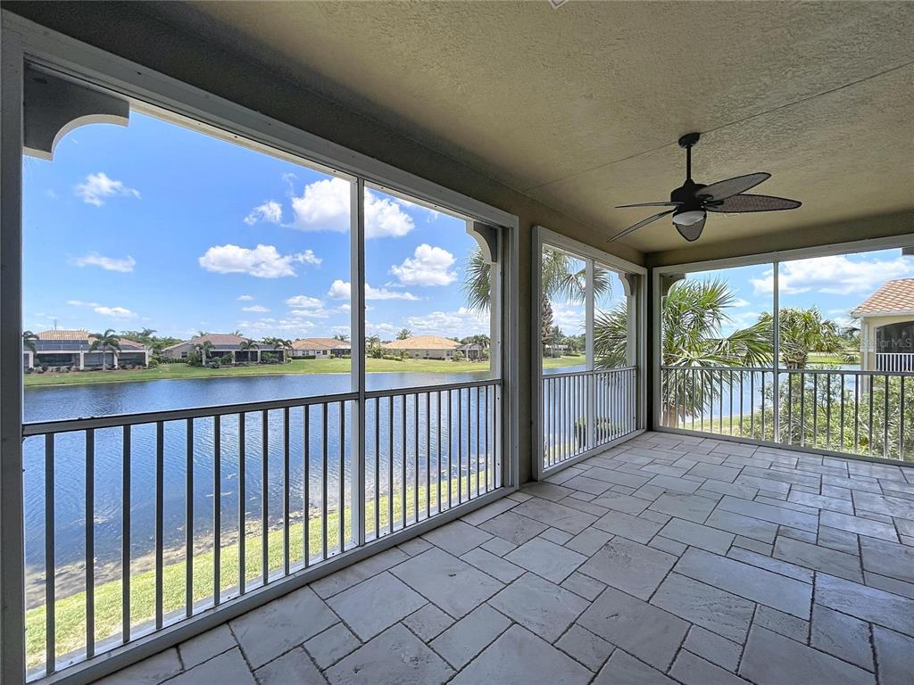 Property for sale at 1338 EMERALD DUNES DRIVE UNIT 35, SUN CITY CENTER, FL, 33573