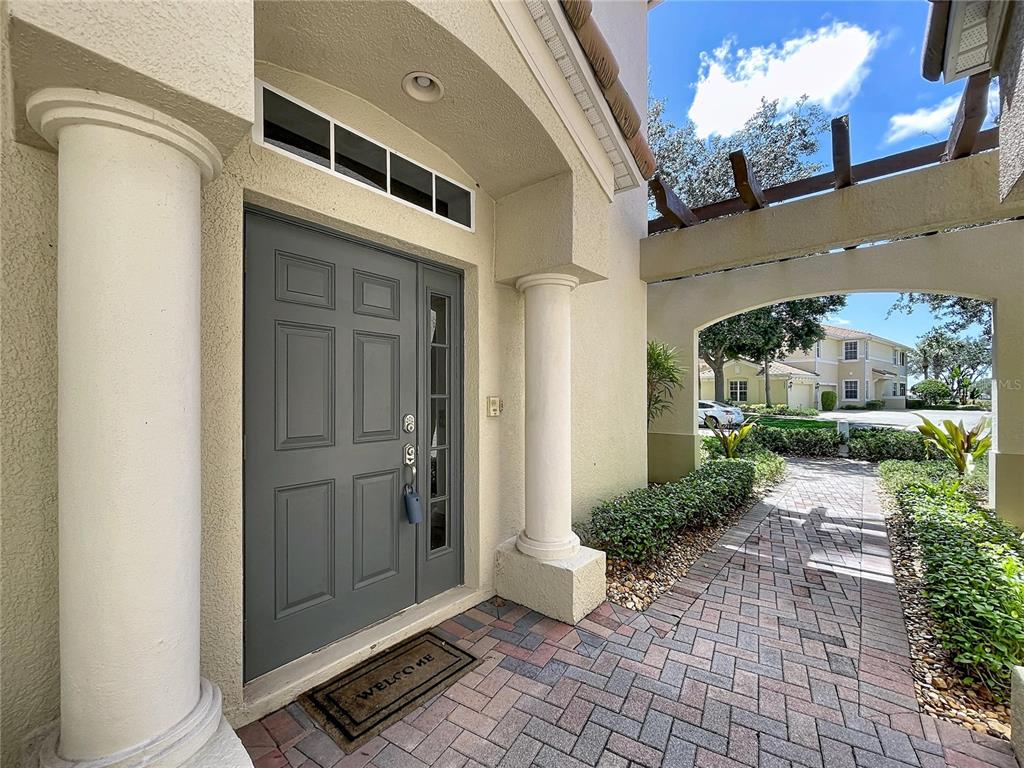 Property for sale at 1338 EMERALD DUNES DRIVE UNIT 35, SUN CITY CENTER, FL, 33573
