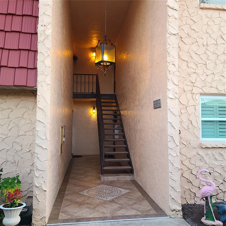 Property for sale at 220 BUTTONWOOD CIRCLE UNIT 220, SEMINOLE, FL, 33777
